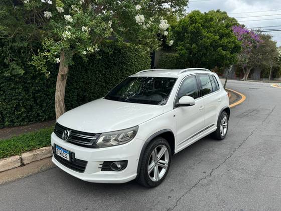 VOLKSWAGEN TIGUAN 2.0 TSI R-LINE 16V TURBO GASOLINA 4P TIPTRONIC VOLKSWAGEN TIGUAN 2.0 TSI R-LINE 16V TURBO GASOLINA 4P TIPTRONIC